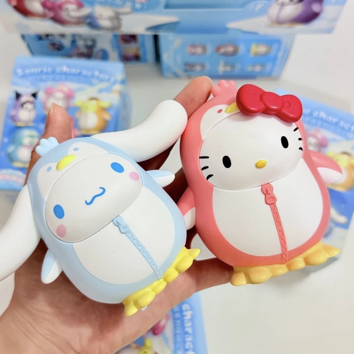 Sanrio Family Penguin Parade Series Fun Blind Box Trendy tafelbladornamenten Leuk cadeau Kuromi Melody Hello Kitty