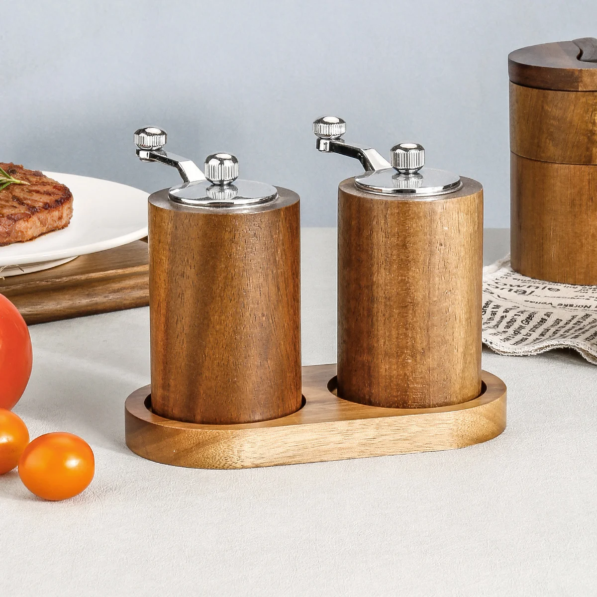 1PC-Hand-cranked Pepper Grinder, Kitchen Manual Solid Wood Pepper Mill, Household Sea Salt and Pepper Grinder Bottle