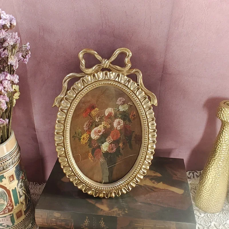 

French vintage oil painting table ornament living room bedroom decoration painting hanging painting oval picture frame light