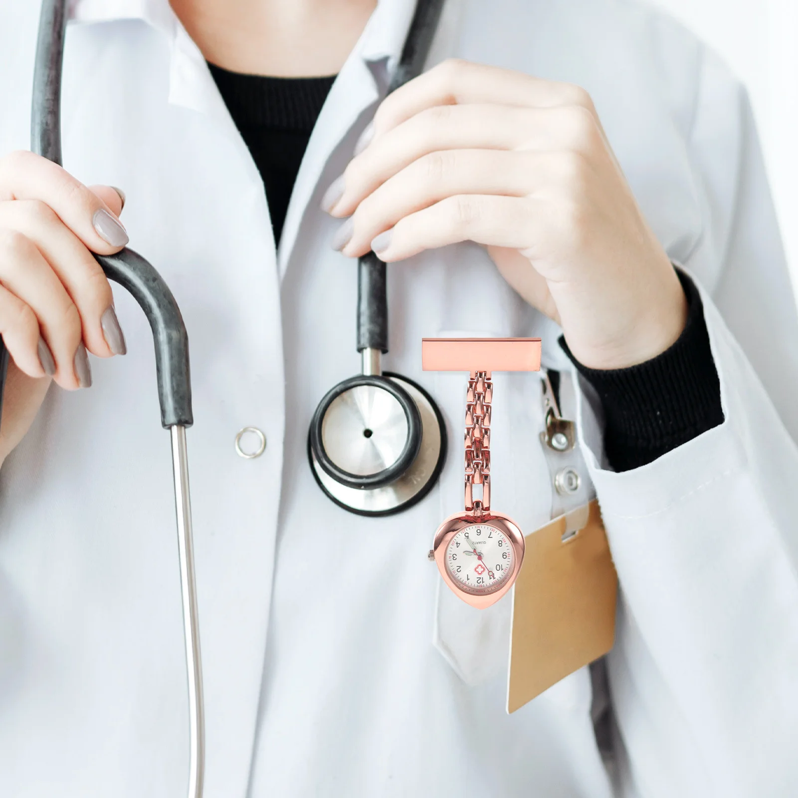 Orologio da petto a forma di cuore Orologio da tasca da infermiera pratico e durevole con quadrante più grande Lettura chiara del tempo Design elegante