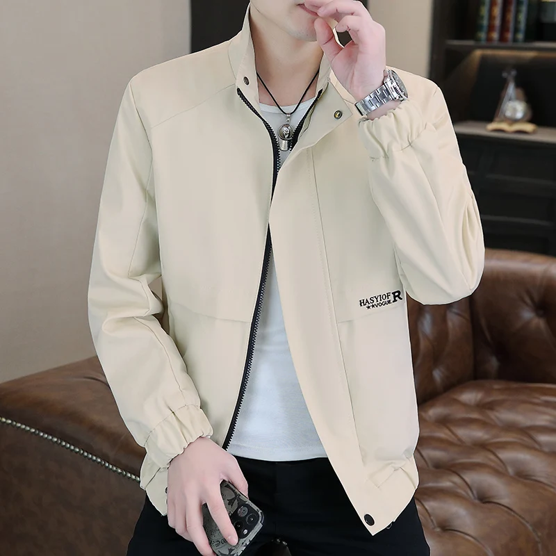 

Модная корейская мужская куртка-жакет на весну-осень с воротником-стойкой, в стиле рабочей одежды, молодежная, однотонная, с декоративной молнией, приталенного кроя