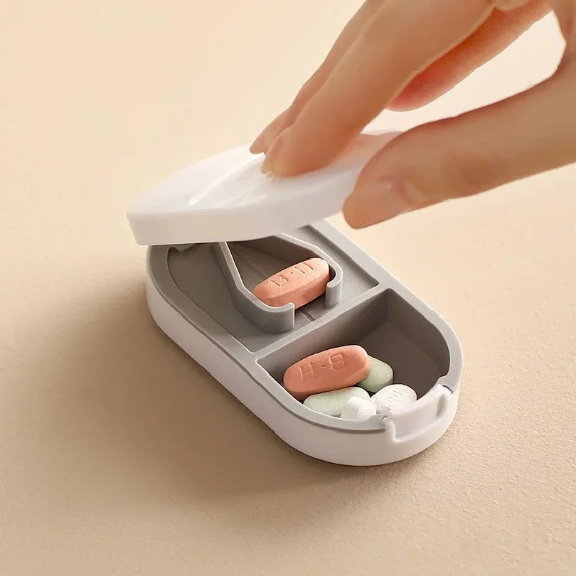 Portable Pill Splitter -2-in-1 Pill Box with Stainless Steel Blade - Suitable for Vitamin Tablets - Cutting Pills 1/2, 1/4 with