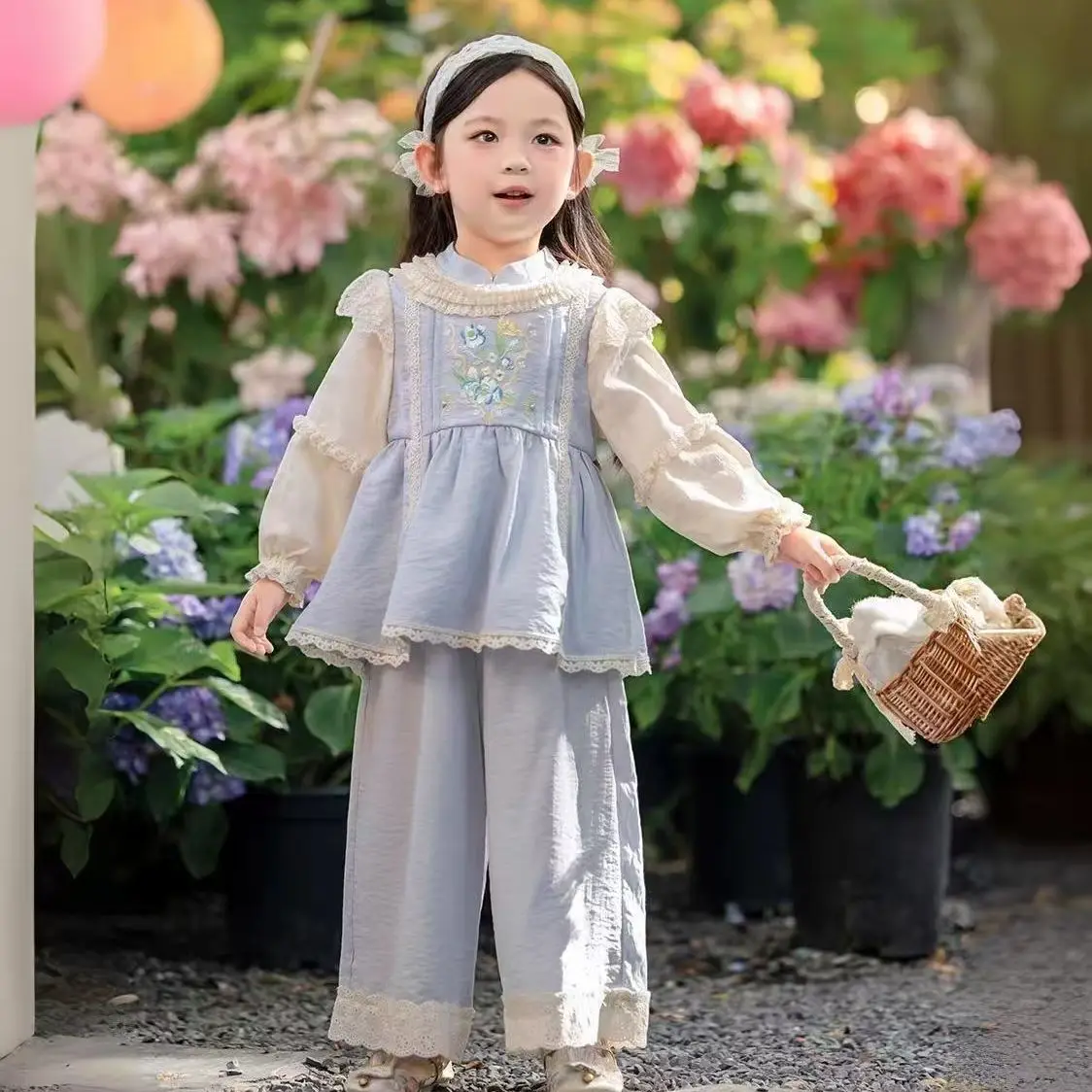 

Комплект для девочек 2026: Новая весенне-осенняя коллекция в китайском стиле – рубашка с пэчворком и широкие брюки для маленьких девочек, комплект из двух предметов