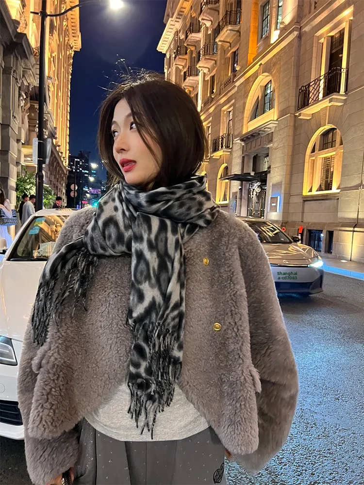 

Gray Fur Coat Women's Short Size Small Autumn Winter New Style Integrated Leather And Fur Jacket Korean Version round Neck Lo...