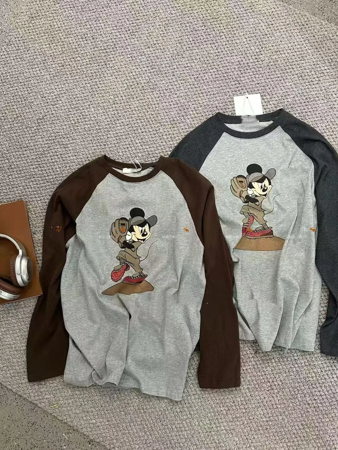 

Свободная повседневная футболка Long Sve, женская круглая футболка с мультяшным принтом Blo Color, осень-зима, новинка, корейская версия, удобная...