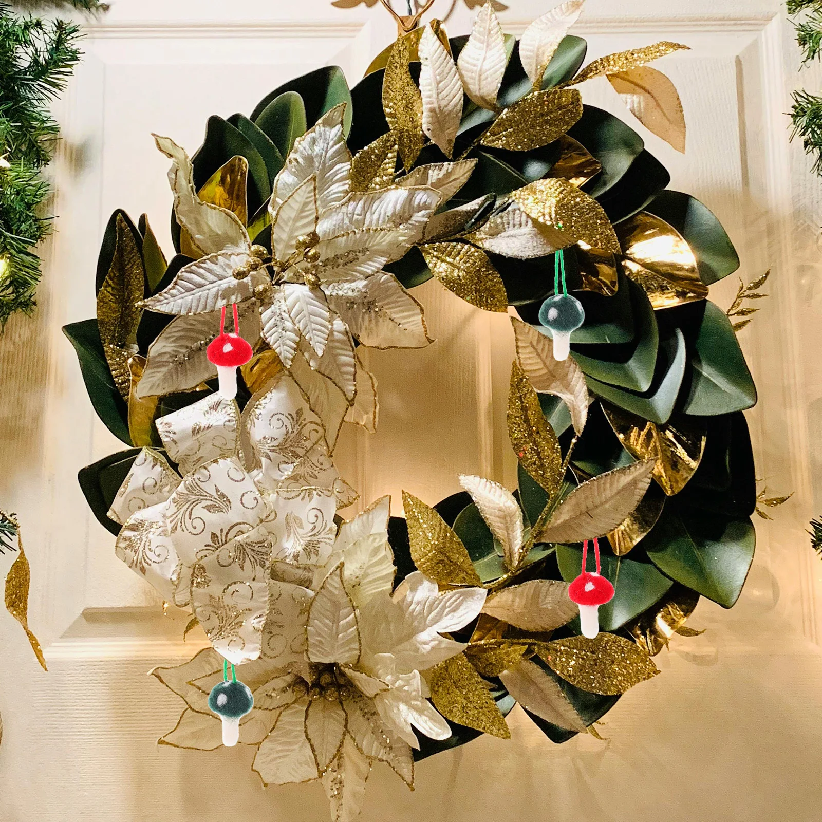 

12Pcs Festival Felt Mushroom Ornaments Bright Red Hanging Decorations Holiday Tree Party Supplies Tree Decoration