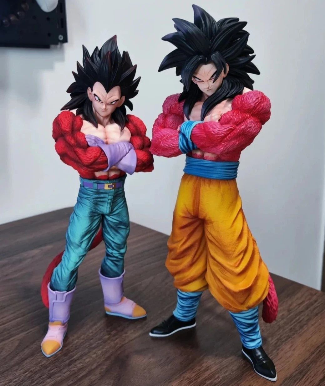 

Dragon Ball Z JT Studio Super Saiyan 4 Vegeta & Goku Fully Painted Resin Collectible Statue 2 head, Posable Anime Model Gift