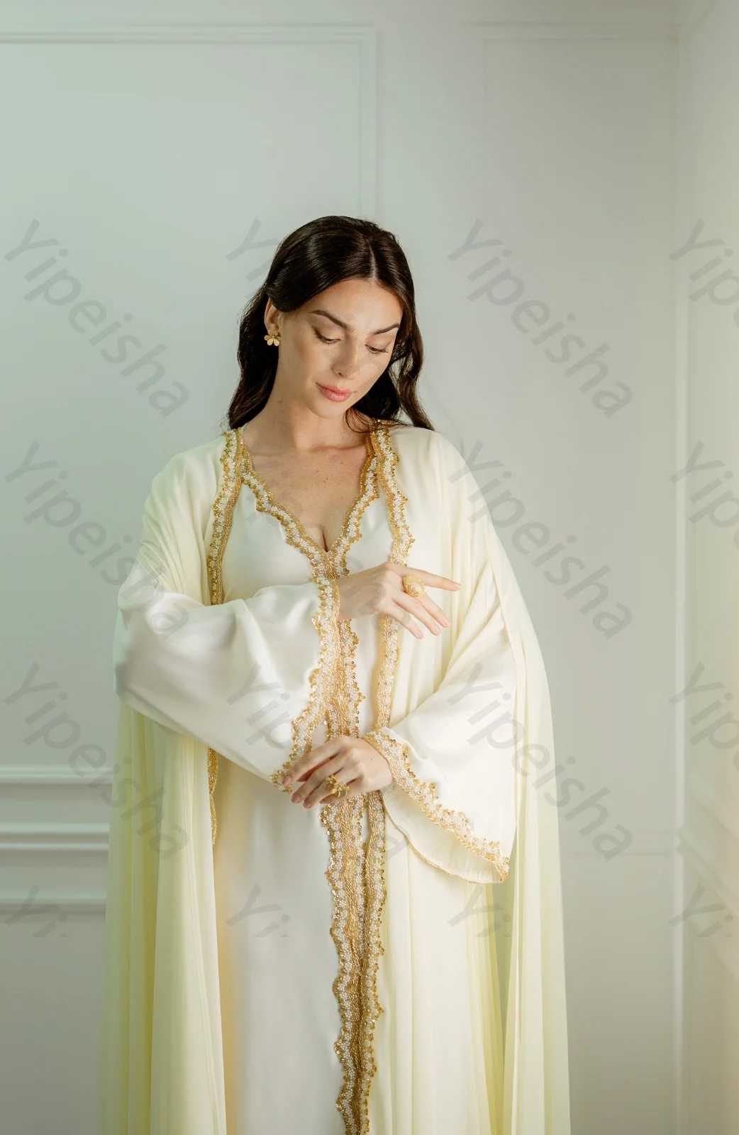 Customized Elegant Yellow Gold Lace Embellished V‑Neck Cape Sleeve Two‑Piece Floor‑length Dress 2026 New Women Evening Dresses
