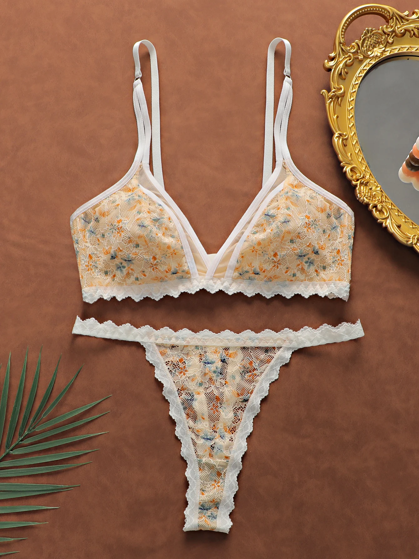 Beautiful thin bra Women's Lace Bralette & Thong Set No Wire Comfortable Underwear Sexy Lingerie for Women J2384