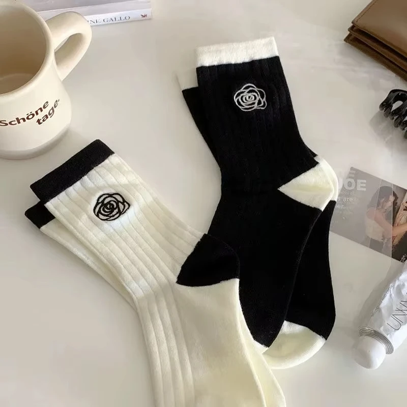 1/2pairs Camellia Rose Embroidered Mid-tube Socks Cute Korean Ins Style Skirt Matching Calf Socks Sports Breathable Cotton Socks view 5