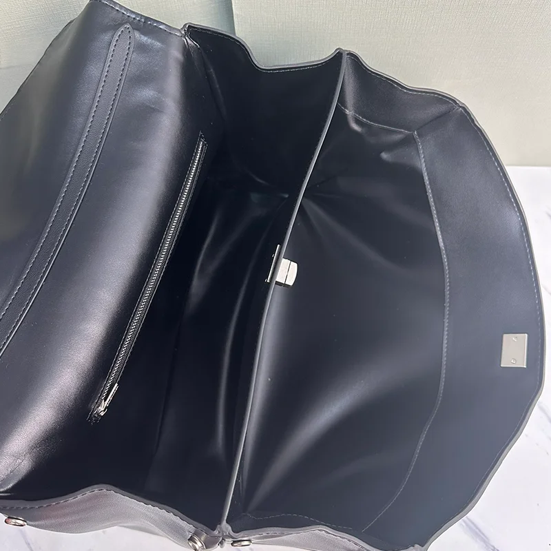 2025 Women's Luxury Leather Handbag Large Capacity Portable Crossbody Bag Leisure Multi functional Commuter Women's Shoulder Bag
