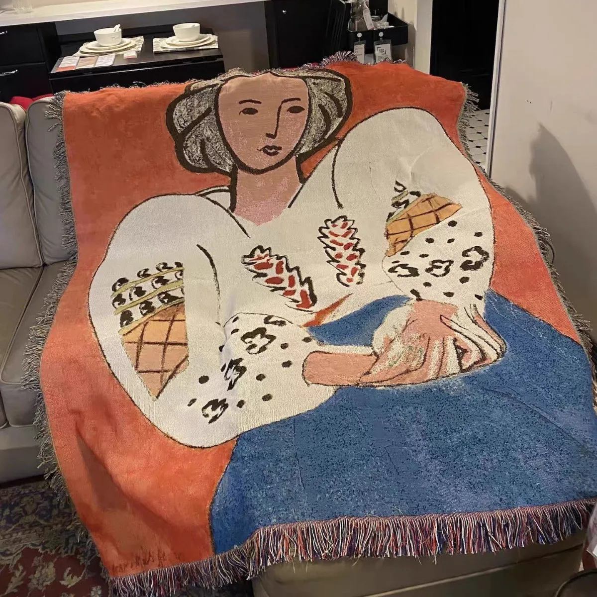 

Matisse Abstract Woman Portrait Woven Throw Blanket Tassel Fringe Soft Cozy Blanket for Couch Sofa Outdoor Camping Art Tapestry