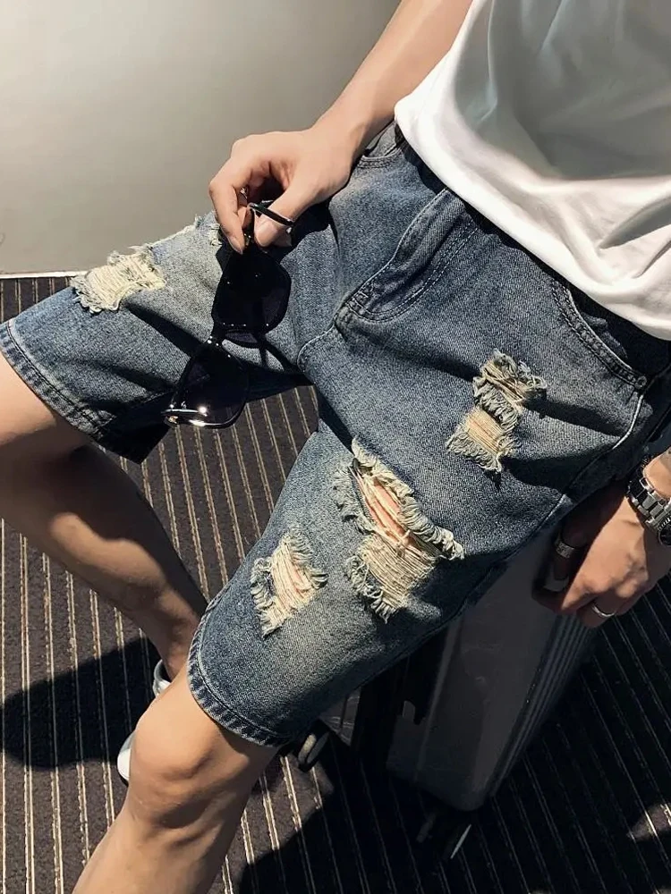 

Летние тонкие мужские джинсовые рваные свободные прямые брюки пять четвертей, повседневная одежда, молодежные модные синие джинсы со средней талией на молнии