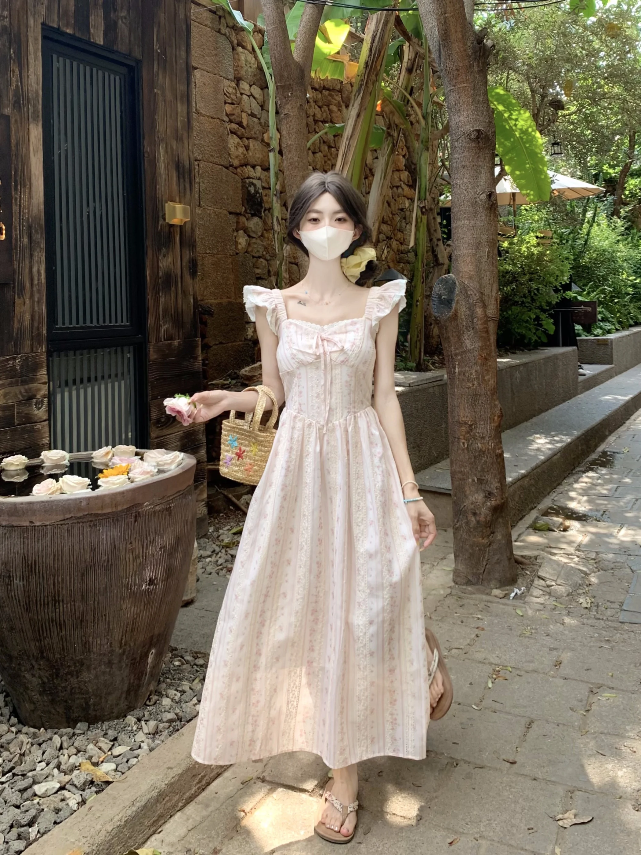 กระโปรงทรงเอลายดอกไม้ฤดูร้อนสำหรับผู้หญิง สไตล์หวานๆ เหมาะสำหรับพักเที่ยง วันหยุดพักผ่อน หรือใส่ไปทำงาน ความยาวปานกลาง