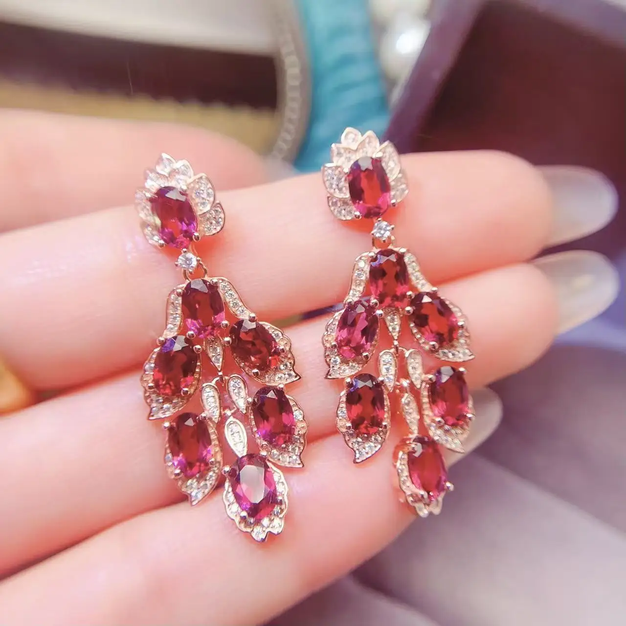 

LOW MOQ 925 Sterling Silver Natural Garnet Designer Unique Accessories Women 18K Gold Plated Fashion Jewelry Earrings
