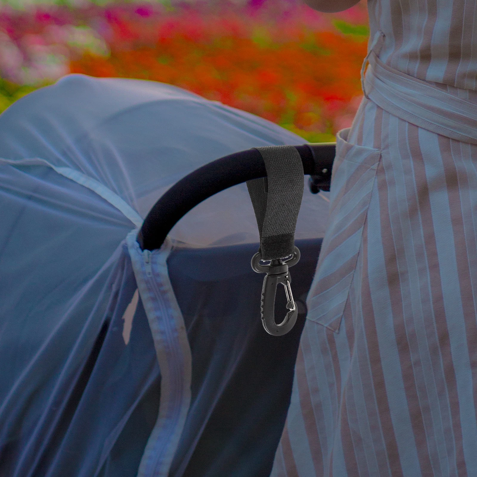 6 قطع من خطافات عربة الأطفال القابلة للدوران شديدة التحمل، شماعات بلاستيكية بزاوية 360 درجة لسهولة الوصول إلى خطاف عربة الأطفال في الهواء الطلق