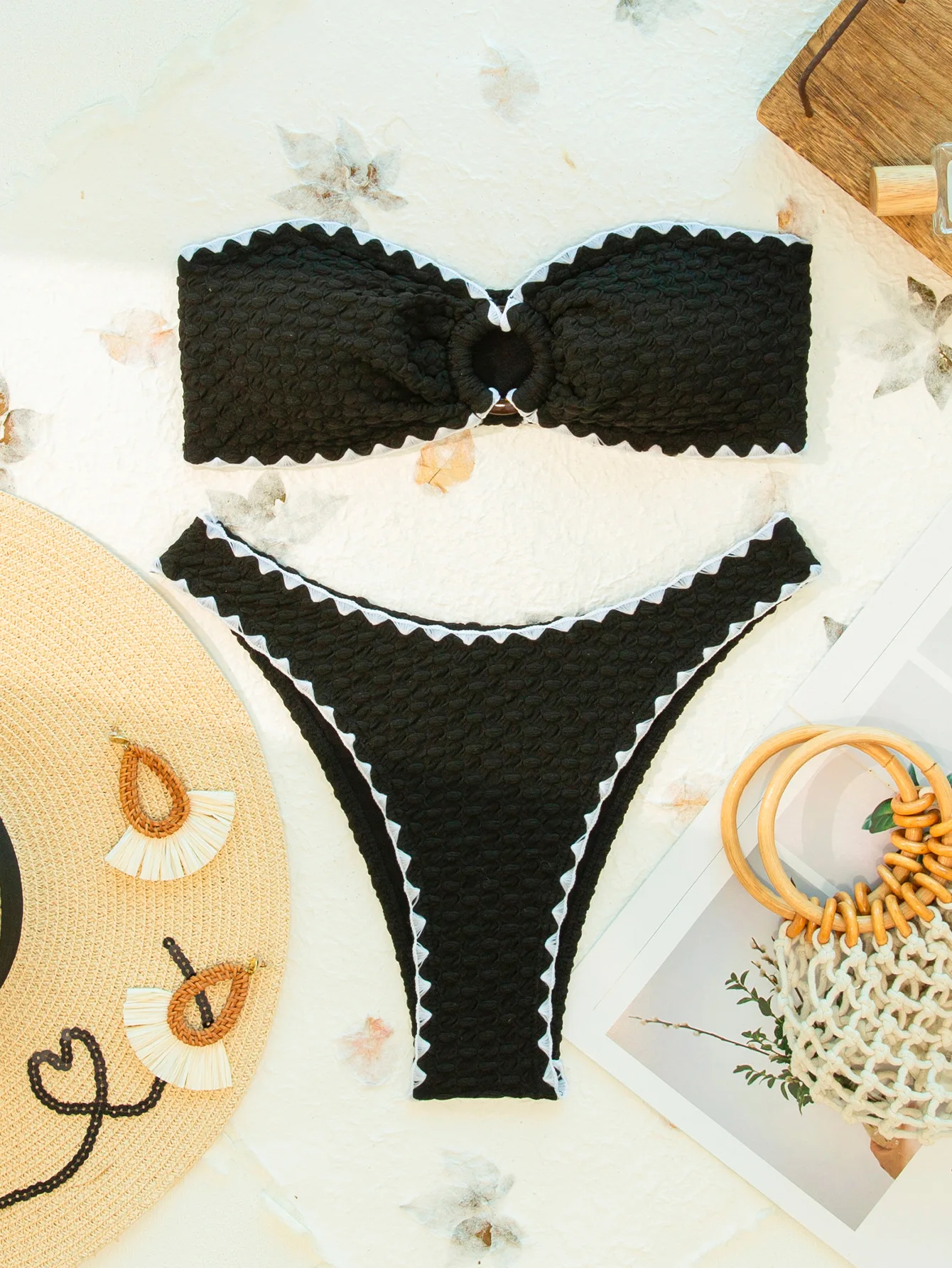 

Сексуальное черное бикини-бандо, новинка 2025 года, купальник из двух предметов, женский купальник, женские стринги, комплект бикини, пляжная одежда, купальный костюм