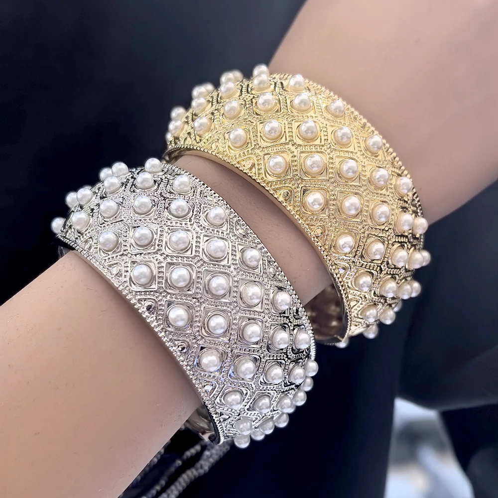 New Fashion Wide Statement Pearls Bangle Golden Bracelets for Women Nice Spring Open Stacked Cuff Bangles Hand Jewelry