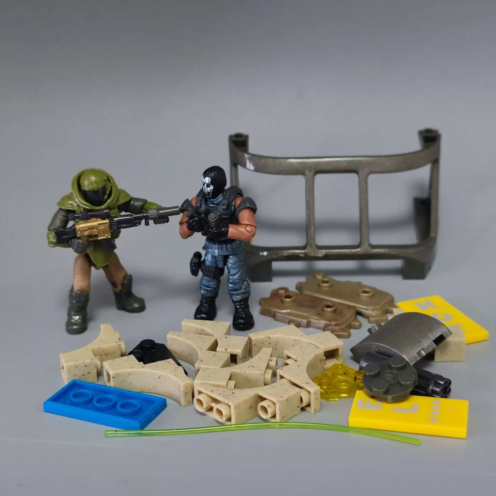 

Mega Construx Crash Site Battle 2-pack COD Mini Action Figure Toy