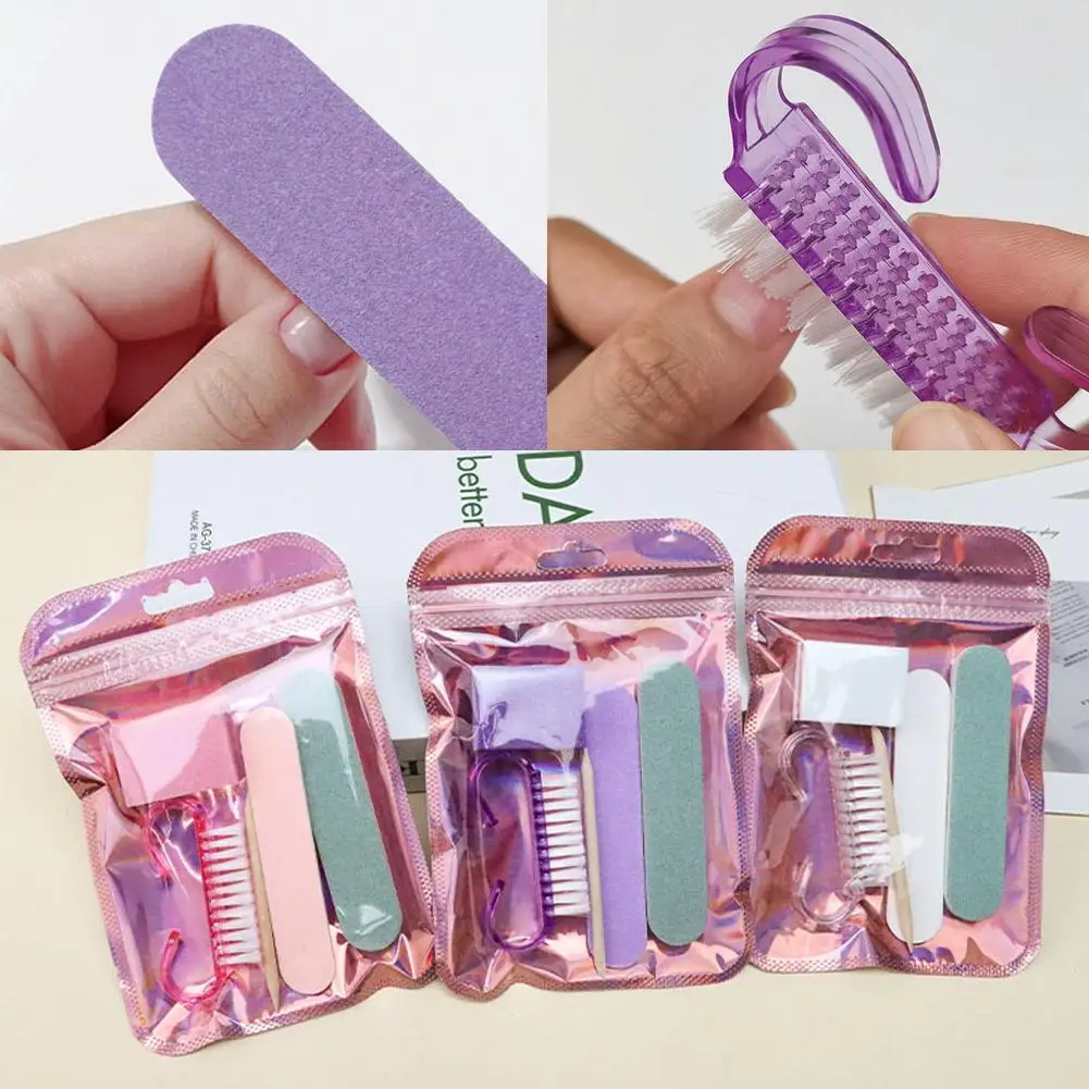 Niedliches Maniküre-Set aus Edelstahl, 4/5-teiliges Set, rutschfestes Design für Damen und Herren, tragbarer Koffer und Nagelknipser, Cartoon-Maniküre