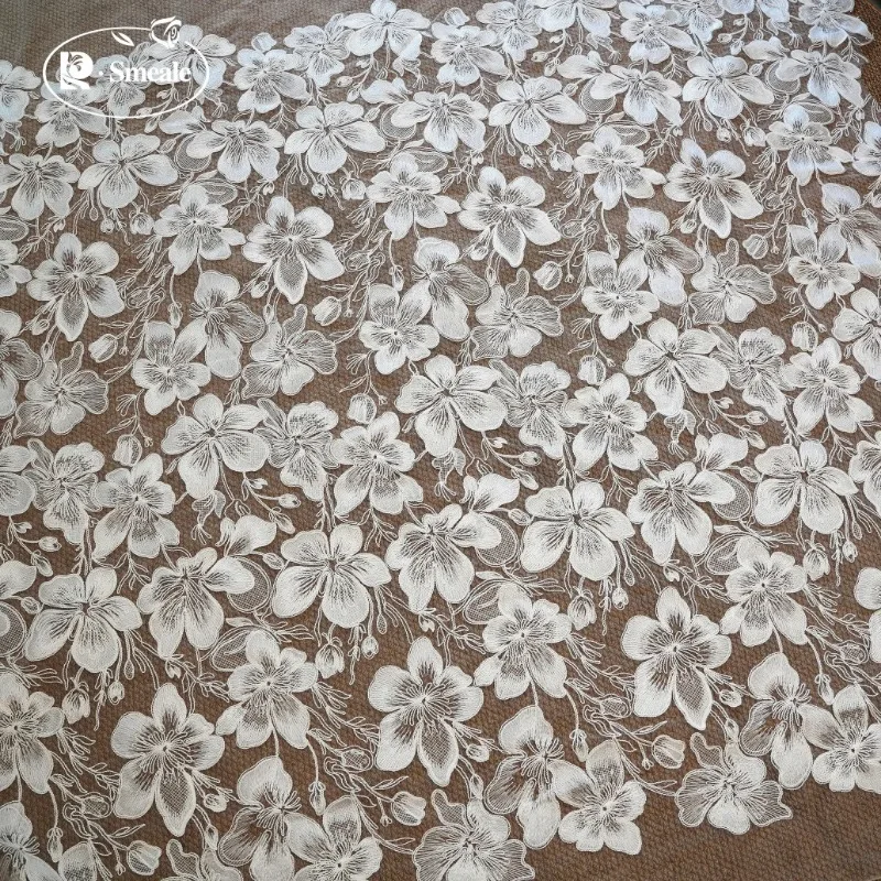 Seil-Stickerei Spitzenstoff Cheongsam Hochzeitskleid Meerjungfrauenkleid Weiße Blumenstickerei Retro Handgemachtes DIY-Zubehör – Detail 2
