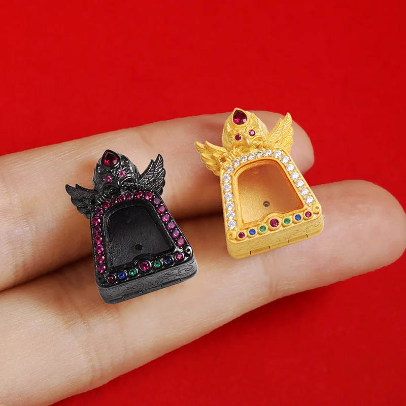 Guochao Hawk Redpoll المتخصصة لتمثال بوذا النحاس الفضة مطلي قلادة ذهبية سوداء المتخصصة التبتية لتمثال B