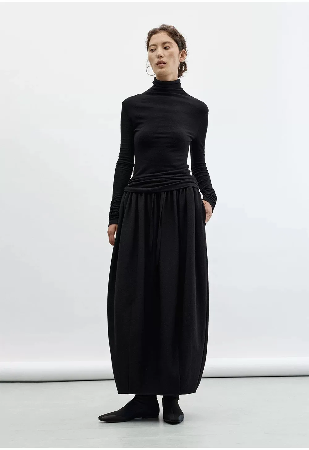 100% Wool Three-Dimensional Cut Flower Bud Skirt, Designed with a Relaxed and Lazy Style, New Model for Women in the Fall/Winter 2026 Season