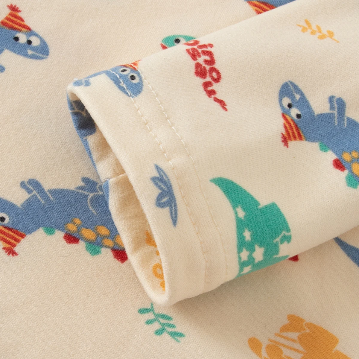 2-teiliges Kinder-Set für Herbst/Winter, bestehend aus bequemer, langärmliger Thermounterwäsche, ideal als Freizeitkleidung und als süßes, mit Cartoon-Motiven versehenes Schlafanzug-Set für Jungen und Mädchen. – Detail 10