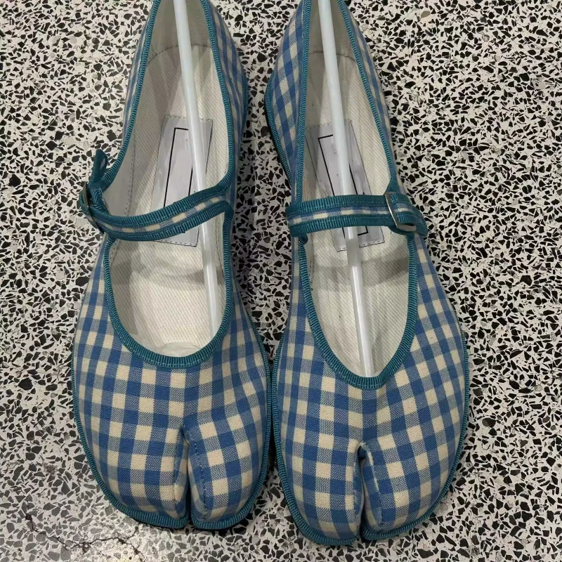 

New Comfortable Plaid Tabi Shoes Cotton Mary Jane Shoes Ballet Buckle Flats Stylish Loafers Shallow Mouth Pig Trotter Shoes Wome