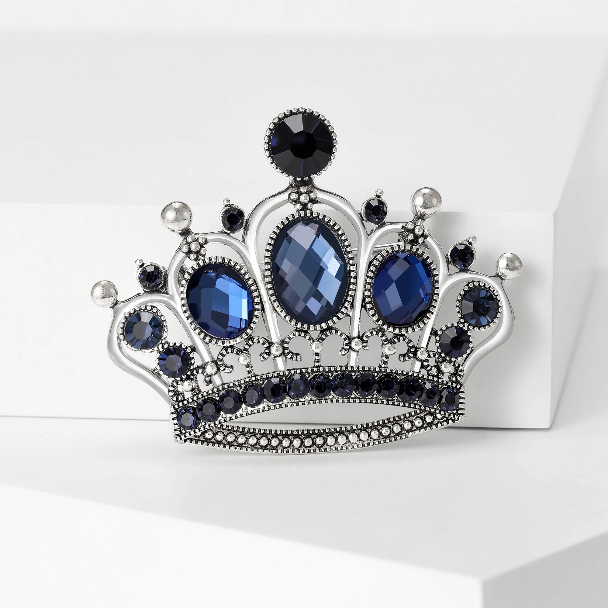 Beaut&Berry Vintage Rhinestone Crown Brooches for Women Unisex 2-color Available Pins Casual Party Accessories Gifts