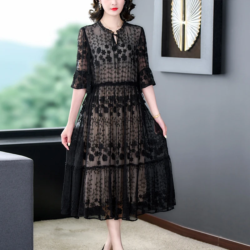 2023 Summer New Silk Flower Embroidery Black Sexy Temperament Long Dress with Excellent Waist and Slim Fit Large Over Knee Dress