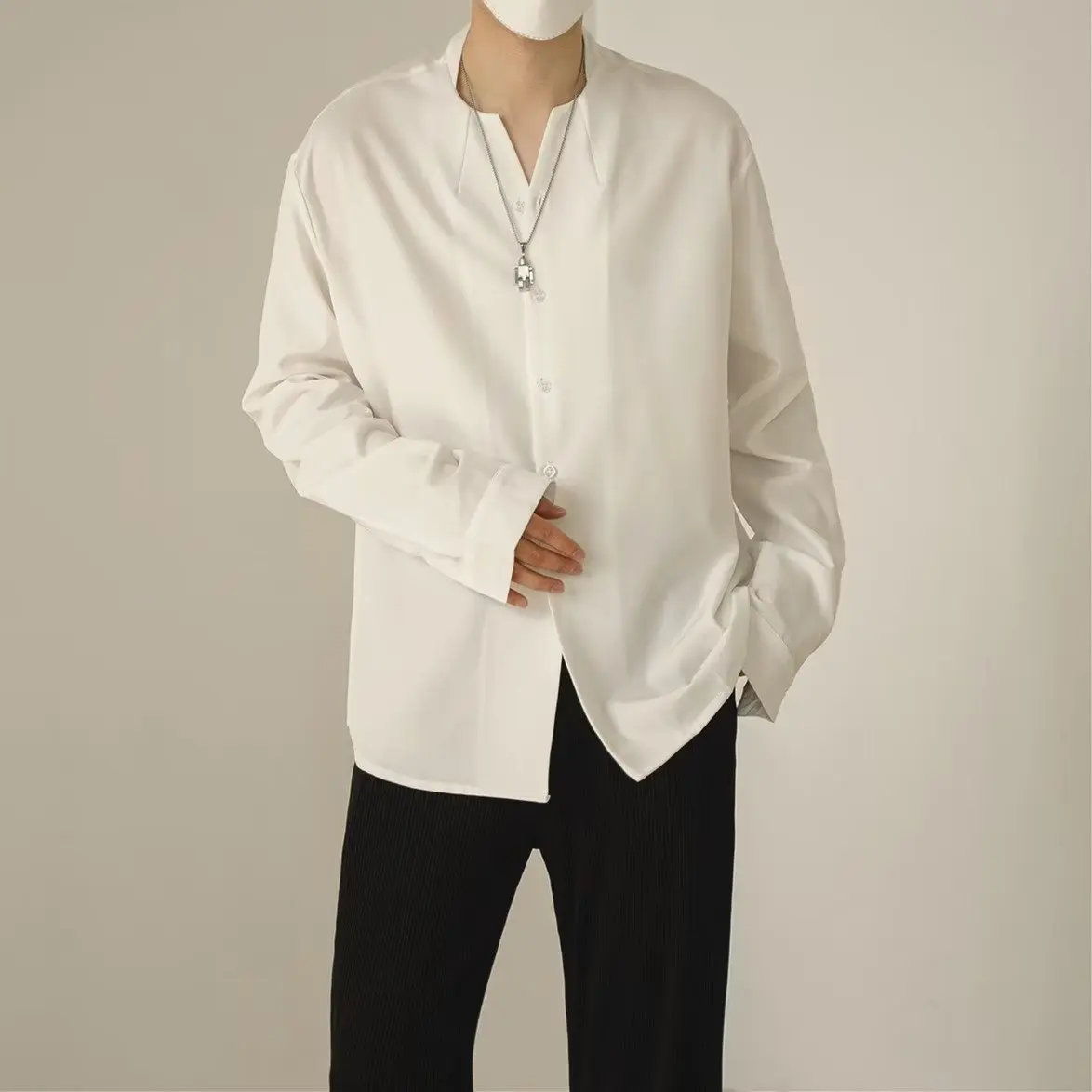 جديد الربيع والصيف بلون الياقة قميص طويل الأكمام للرجال اللف كسول نمط Ins قميص شيفون فضفاض غير رسمي