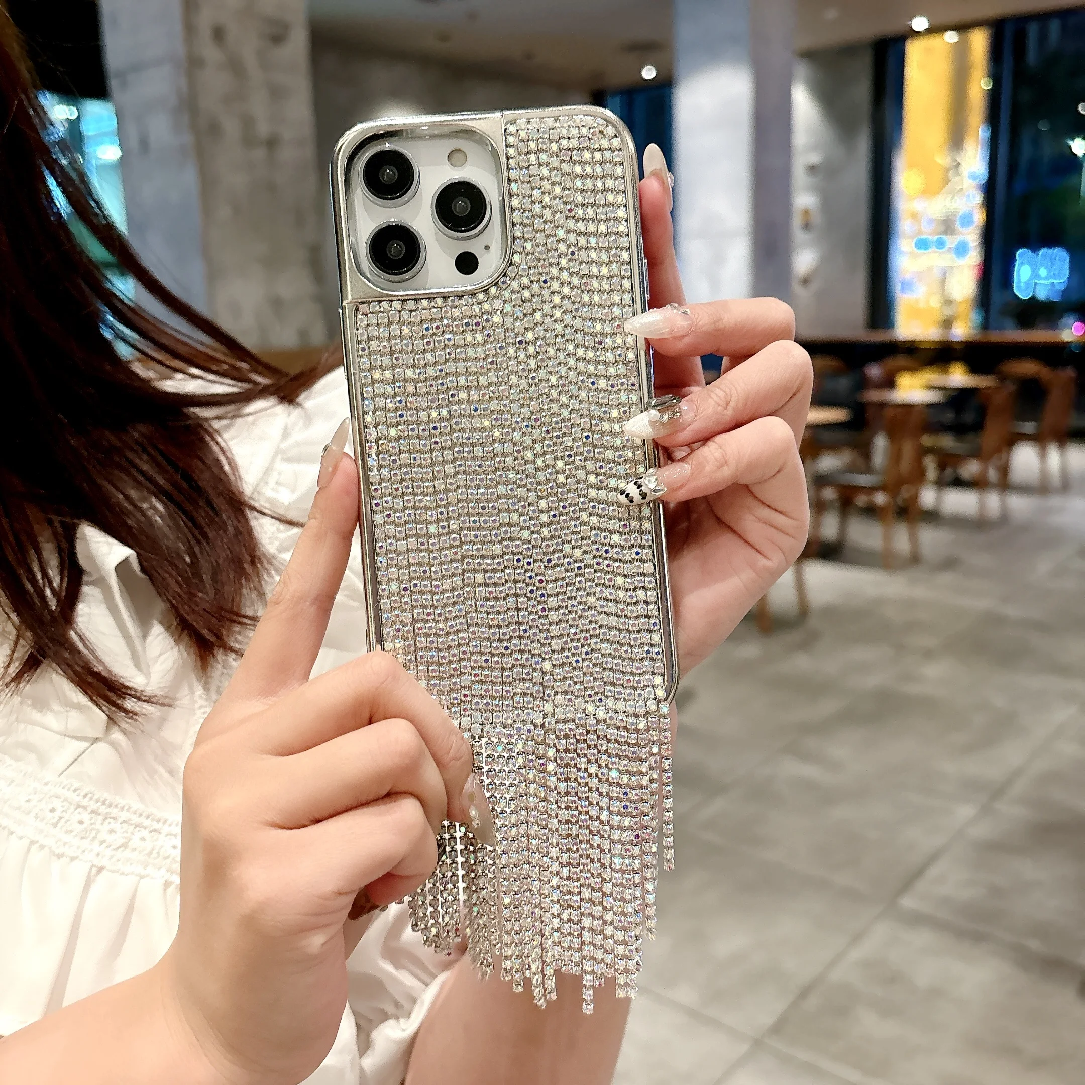 Luxus-Marken-Handyhülle mit Quasten, Glitzer und Pailletten für iPhone 17Air 16 15 14 11 12 13 Plus Pro Max MiNi Rückseite Schutzhülle – Detail 10