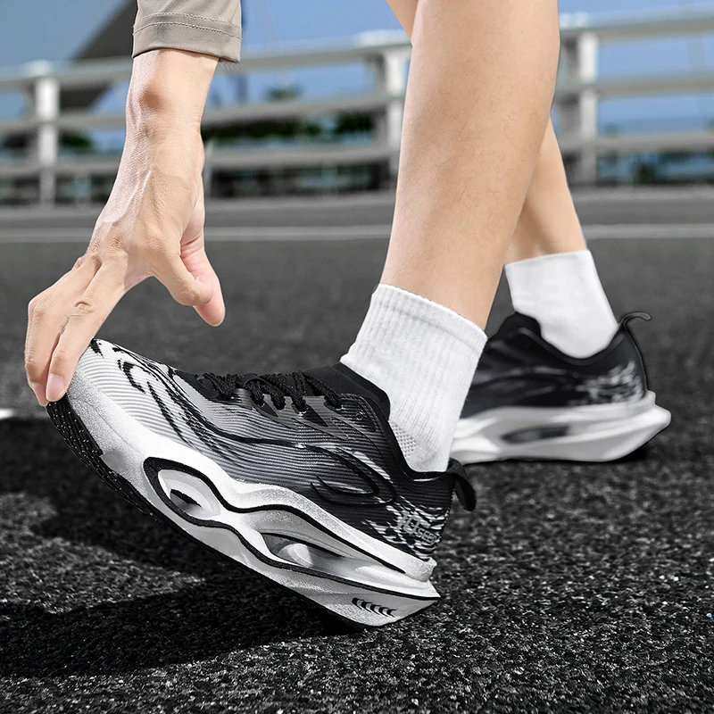 Herren-Freizeitsportschuhe, trendige Laufschuhe mit Tiger-Muster, Sportschuhe mit hohler Dämpfungsoptik, leichte, atmungsaktive Laufschuhe aus Mesh-Material, rutschfest und abriebfest, ideal für Jugendliche, Campus-Marathon-Training und Outdoor-Aktivitäten. – Detail 13
