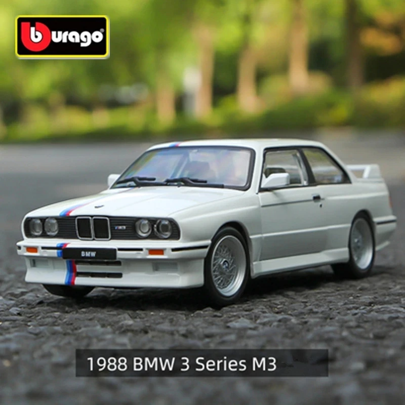 Bburago 1:24 1988 BMW M3 E30 نموذج سيارة رياضية من السبائك لعبة معدنية سيارات كلاسيكية نموذج سيارة محاكاة عالية هدية للأطفال