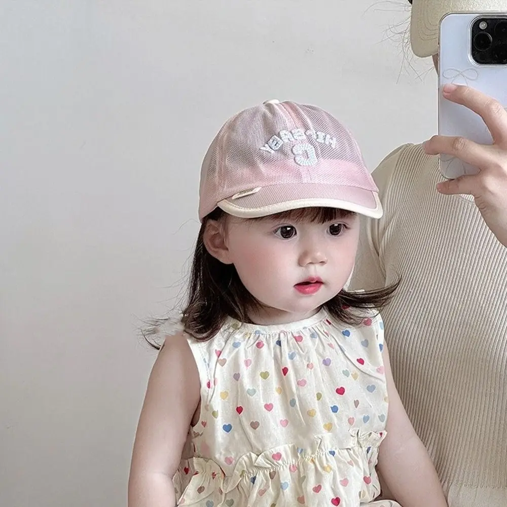 

Fashion Korean Baby Baseball Cap Summer Embroidered Children Peaked Hat Letter C Mesh Sports Visot Cap Toddler