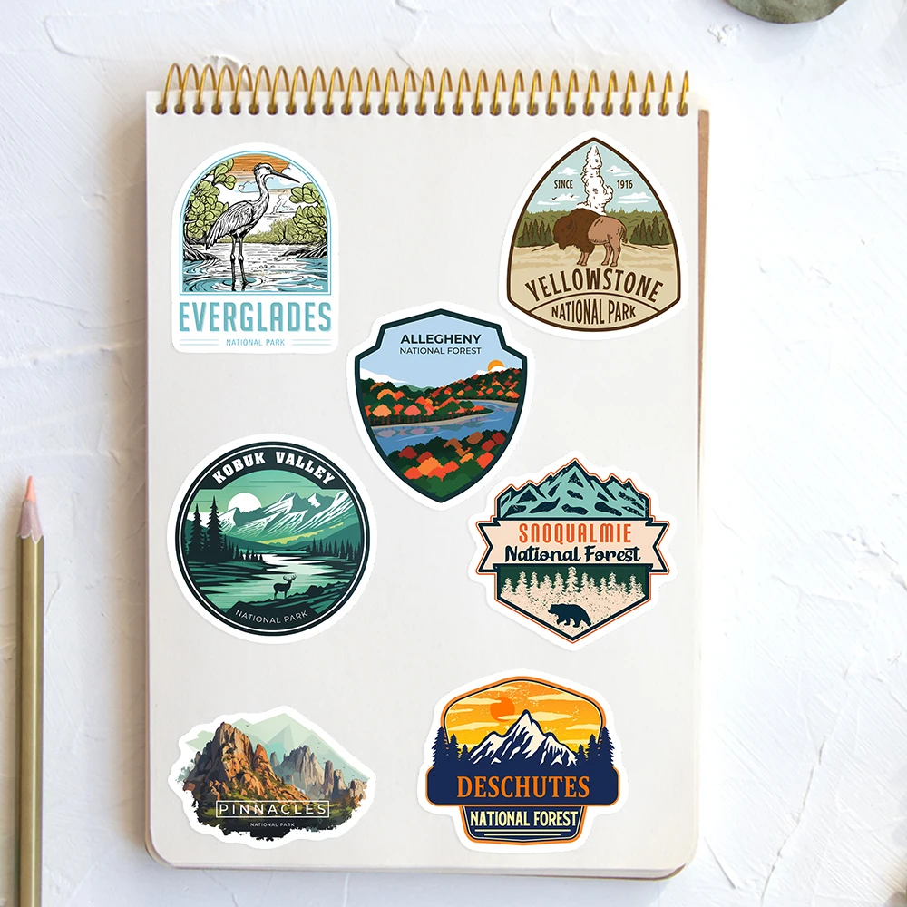 ملصقات شعار الغابة الوطنية المشي لمسافات طويلة في الهواء الطلق مغامرة لتقوم بها بنفسك دمى هدايا ملصق سجل القصاصات الهاتف زجاجات الأمتعة الزخرفية مقاوم للماء