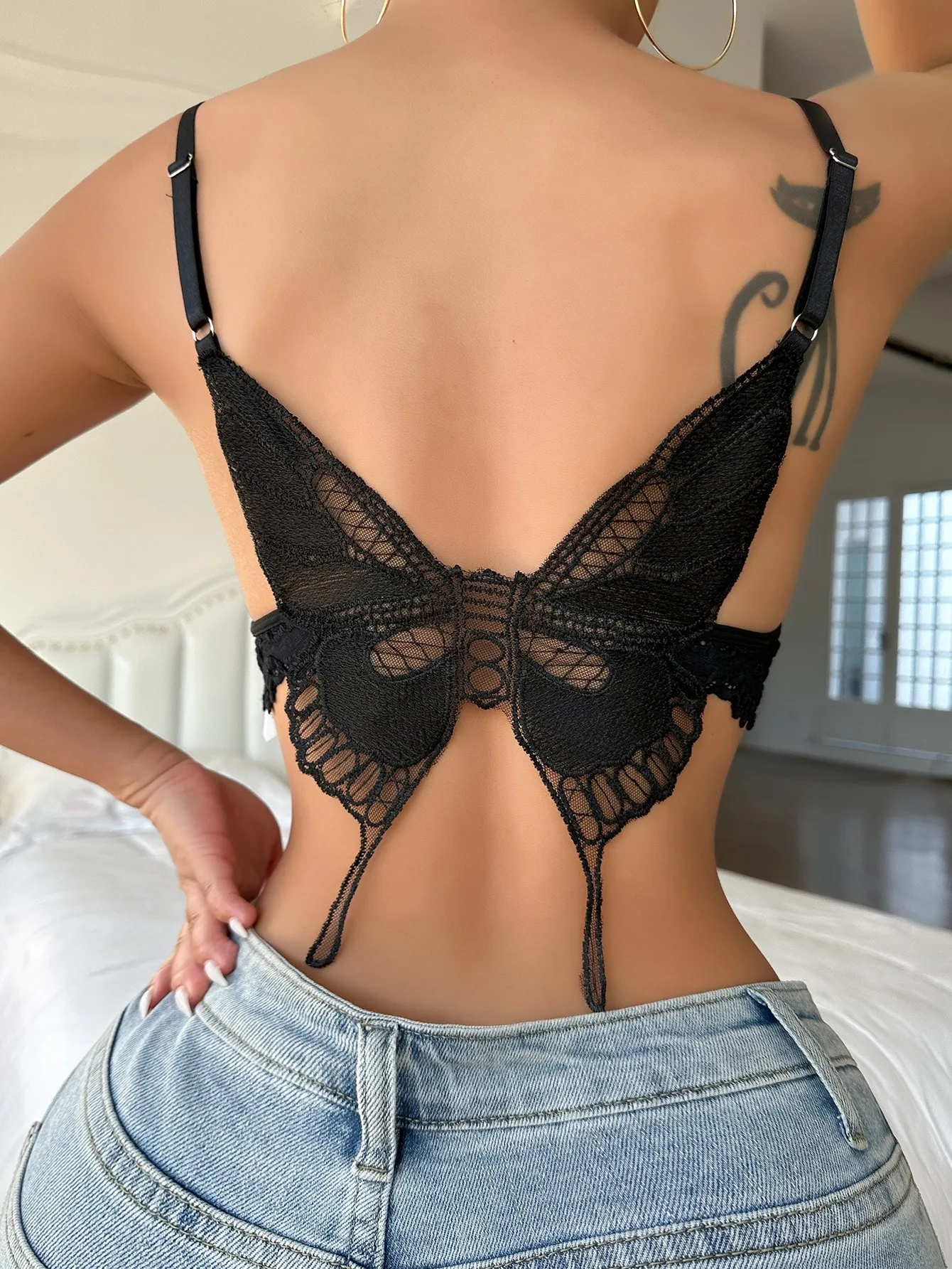 Women\'s Sexy Lingerie Bow Front Floral Lace Bra Butterfly Shaped Wireless Bralette Underwear Adjustable Strap V Neck Bra