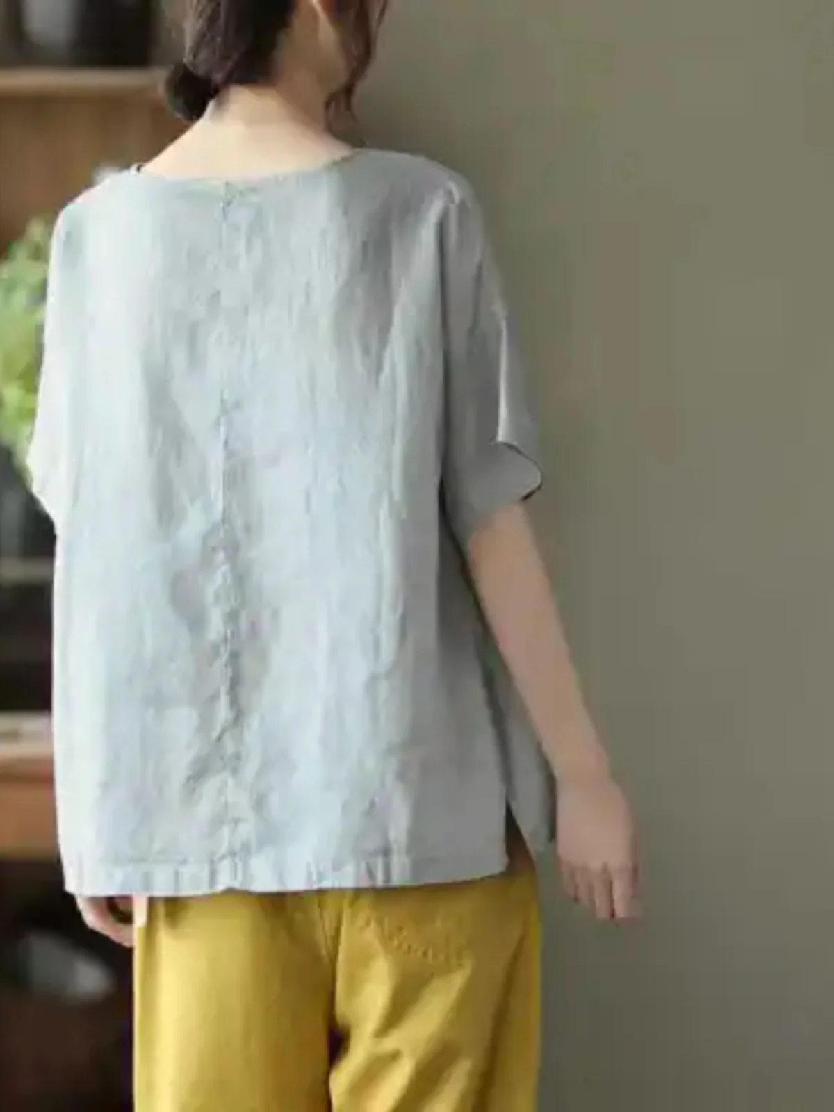 เสื้อยืดผ้าฝ้ายลินินสไตล์เรโทร สำหรับผู้หญิงไซส์ใหญ่ ทรงหลวม คอกลม ใส่สบาย ช่วยพรางหุ่น เหมาะสำหรับฤดูร้อน ใช้งานได้หลากหลาย