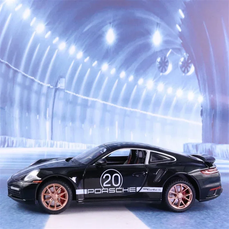 1:24 Porsche 911 Turbo S coche deportivo simulación Diecast Metal aleación modelo coche sonido luz tirar hacia atrás colección niños juguete para regalo F419