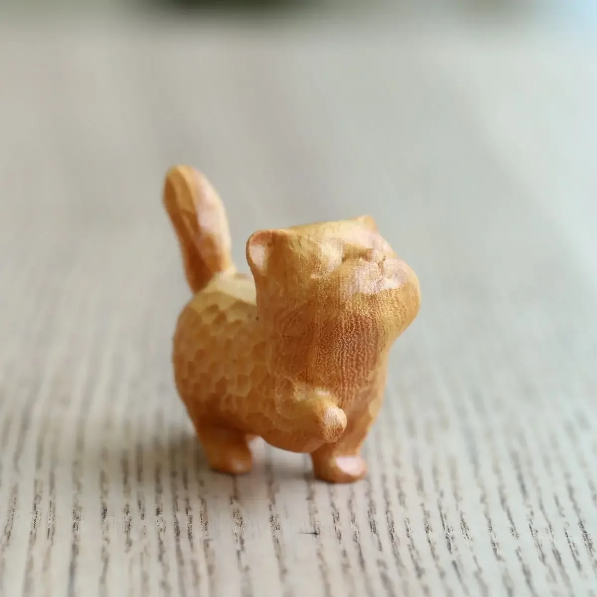 Poplar wood carving modern childlike fun cute fragrance proud cat lucky kitten hand handle piece play with animals