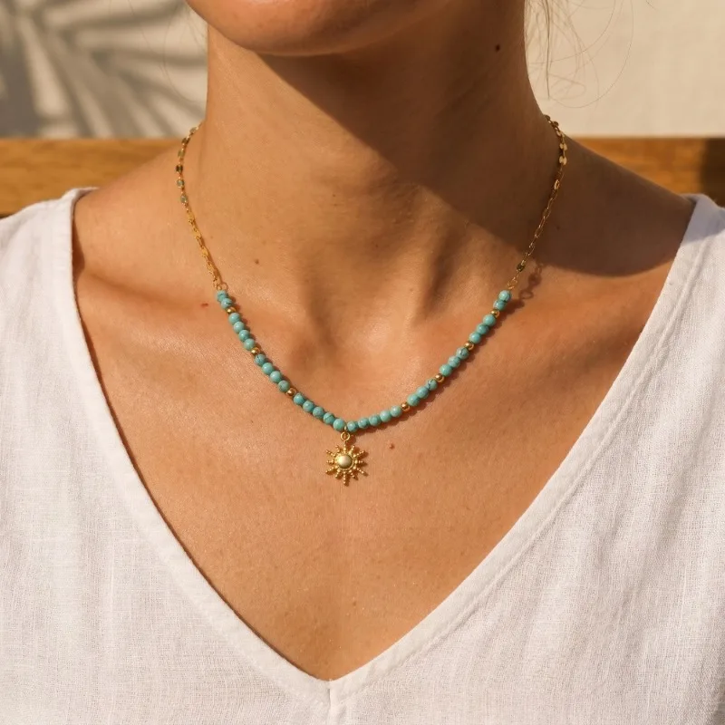 Creative Bohemian Hand-Strung Turquoise Bead Sun Pendant Collar Chains Necklace for Women Beach Music Party Jewelry Accessories