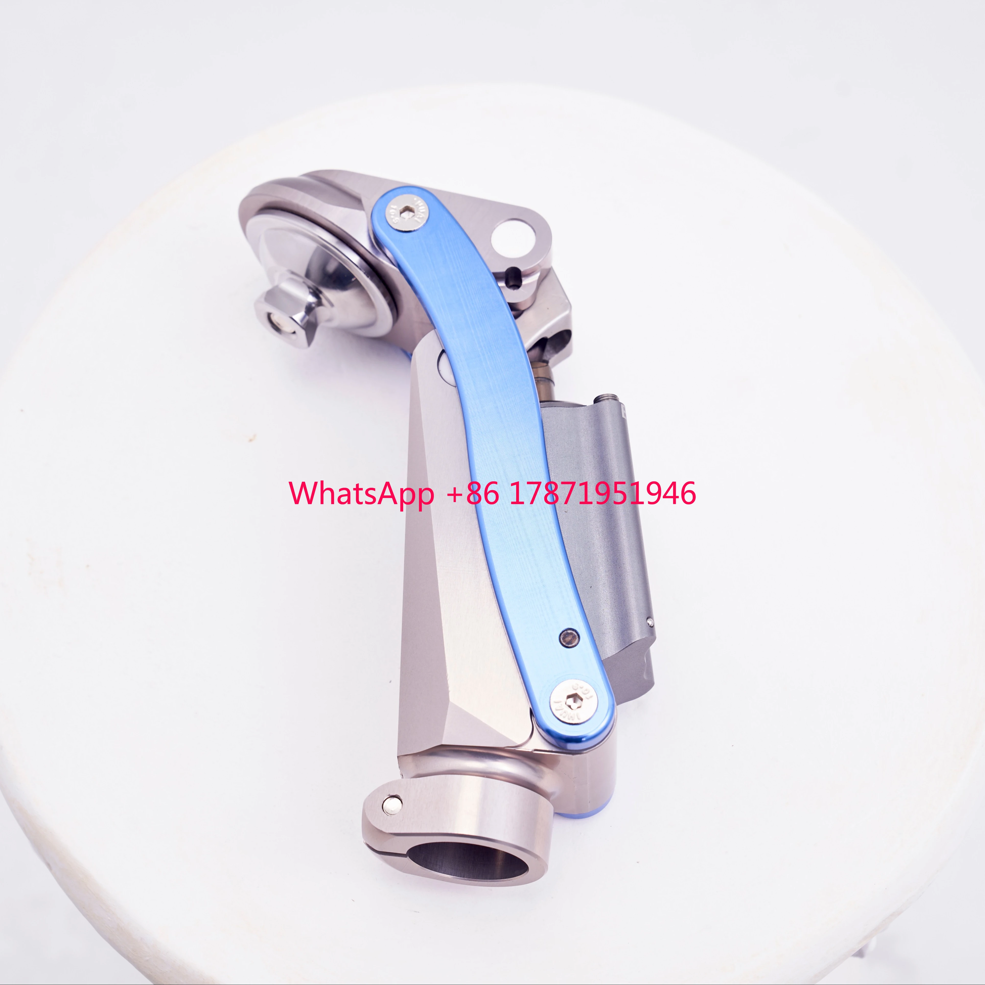 Pneumatic Joint Orthotics Prosthetic Leg Knee China Supplier'S Five-Axis Geometric Lock Joint Waterproof Steel Knee Joint