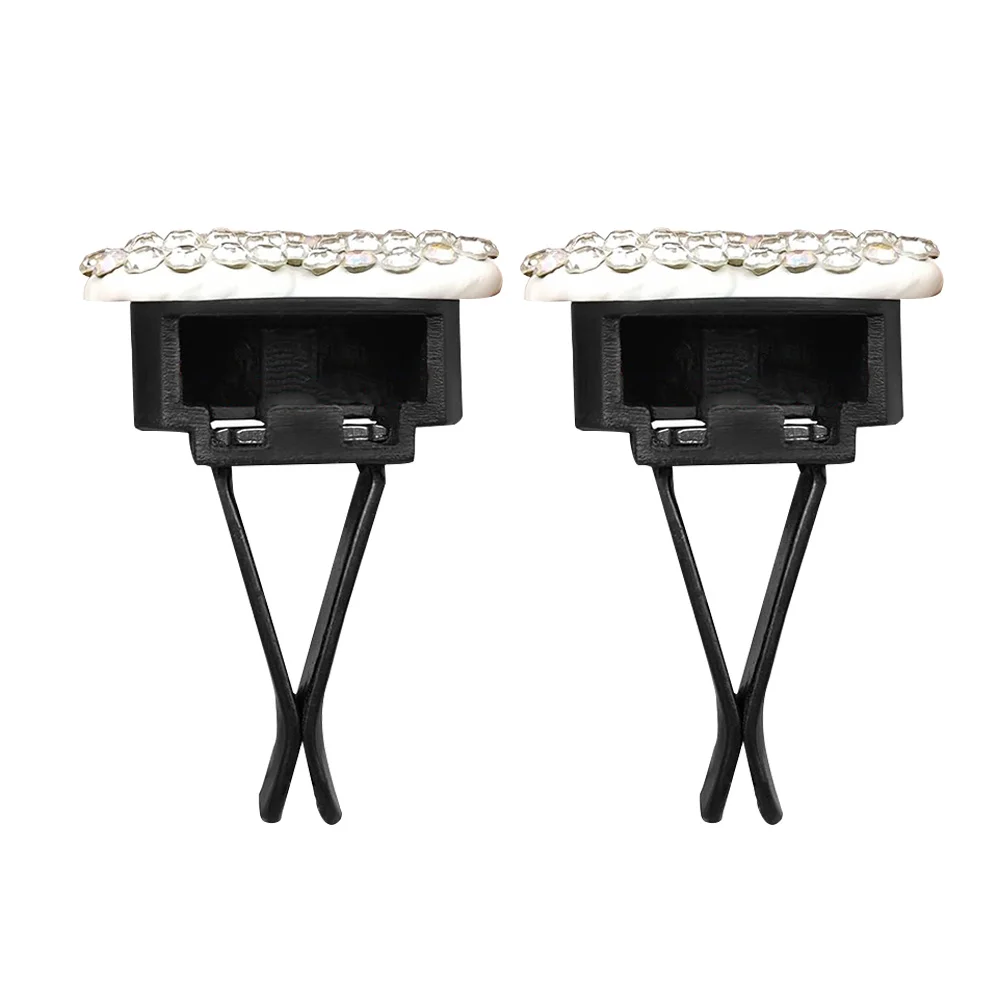 

2Pcs Car Outlet Clips Cute Aroma Diffuser Heart Design Elegant Interior Decor for Women Car Clip Dashboard Decorations