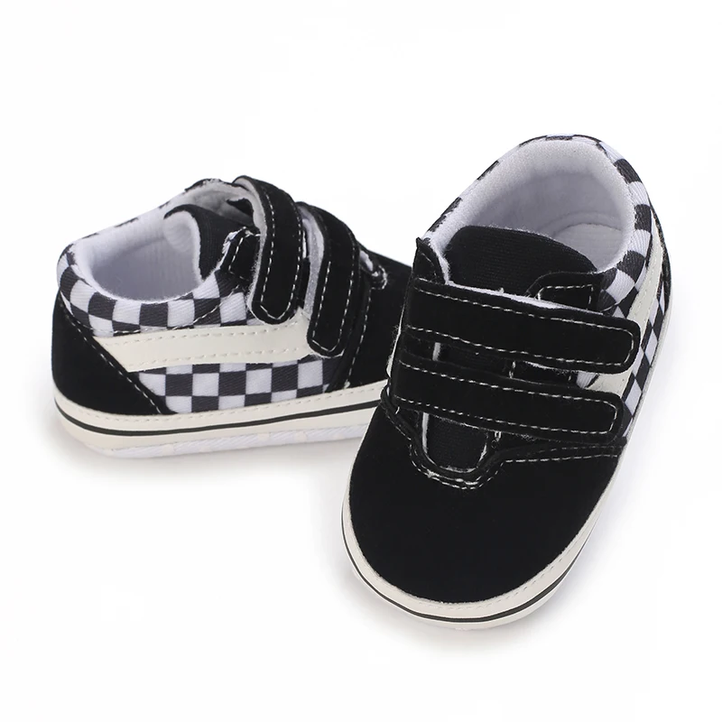0-18M ผ้าใบคลาสสิกกีฬารองเท้าสำหรับชายและหญิงผ้าใบด้านล่างกันลื่นรองเท้ากีฬาลำลองสำหรับการเรียนรู้รองเท้าเดิน