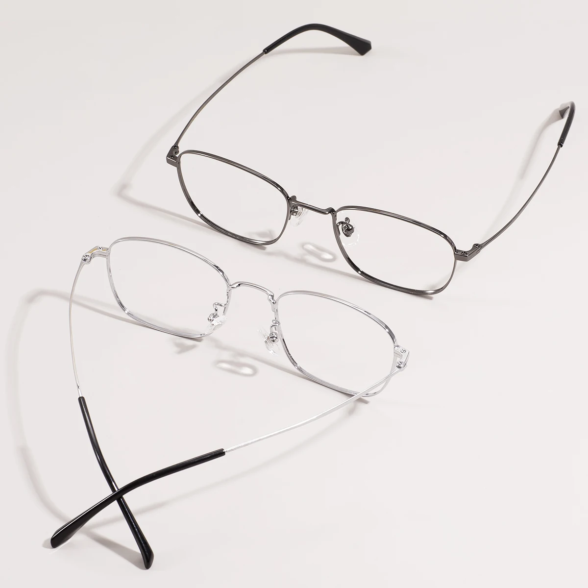 

Classic Full Rim Rectangular Small Metal And Titanium Temples Eyeglasses Frame For Optical Prescription Lenses