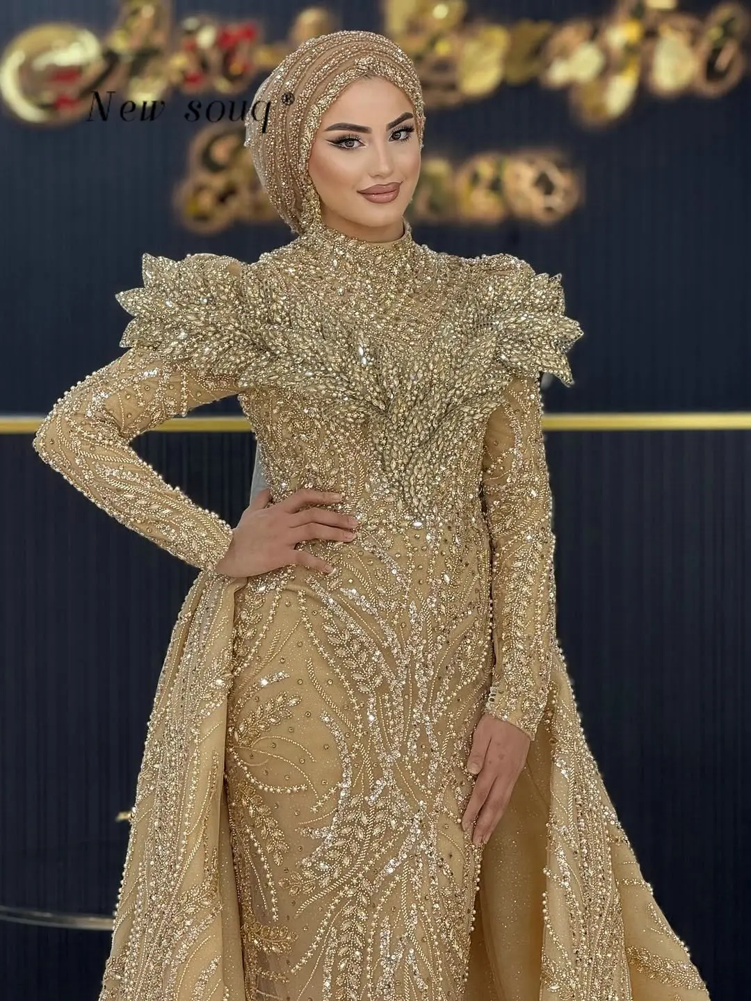 

Golden Crystals Muslim Long Sleeves Wedding Evening Dresses with Overskirt Customized Saudi Arabia Beaded Prom Party Gowns
