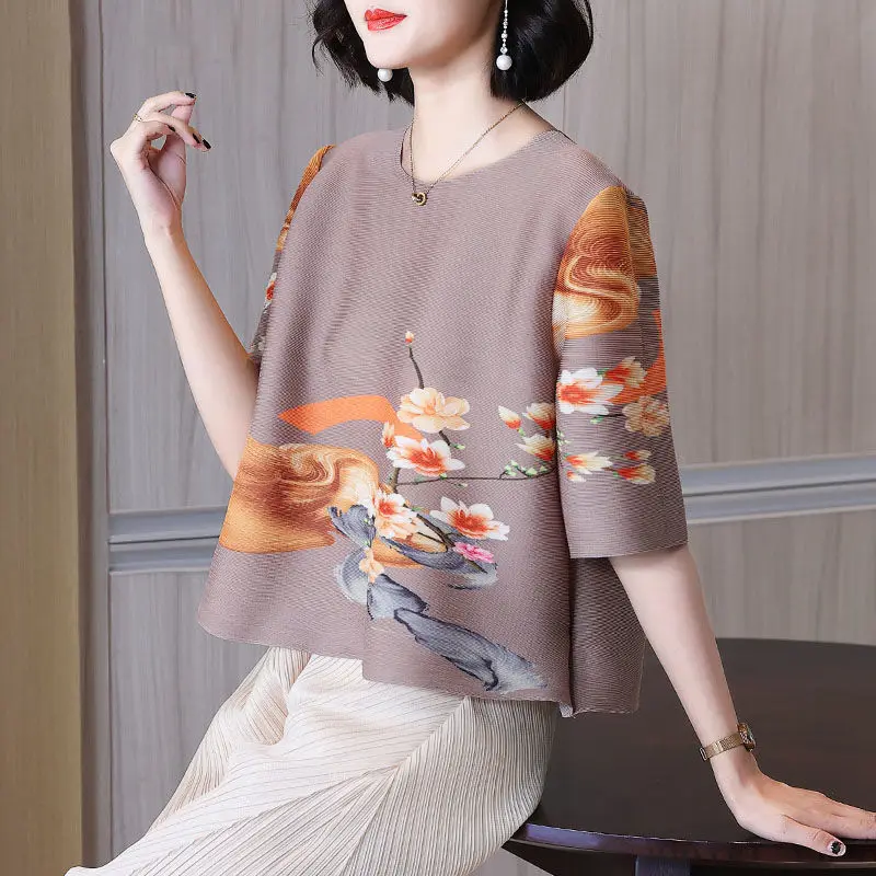 

Short-sleeved t-shirt female 2023 summer printing age-reducing Western-style shirt fashion loose and thin pleated t shirt top