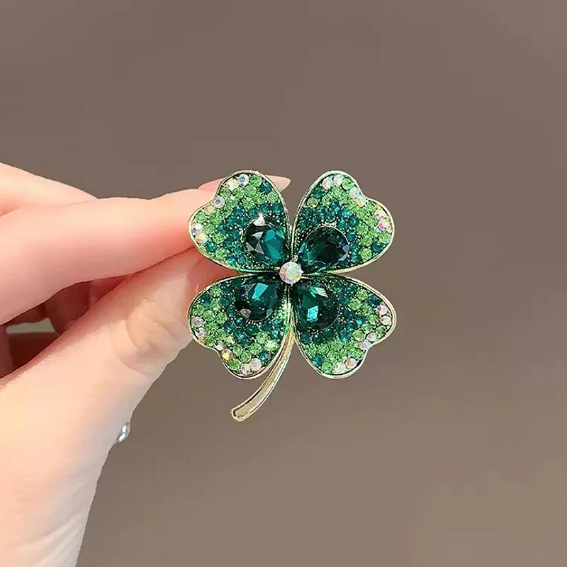 Korean Style Crystal Glass Fashion Brooch Alloy Four-Leaf Clover Pin Clothing Accessories Brooch Women Lucky Jewelry Gifts 1 Pc