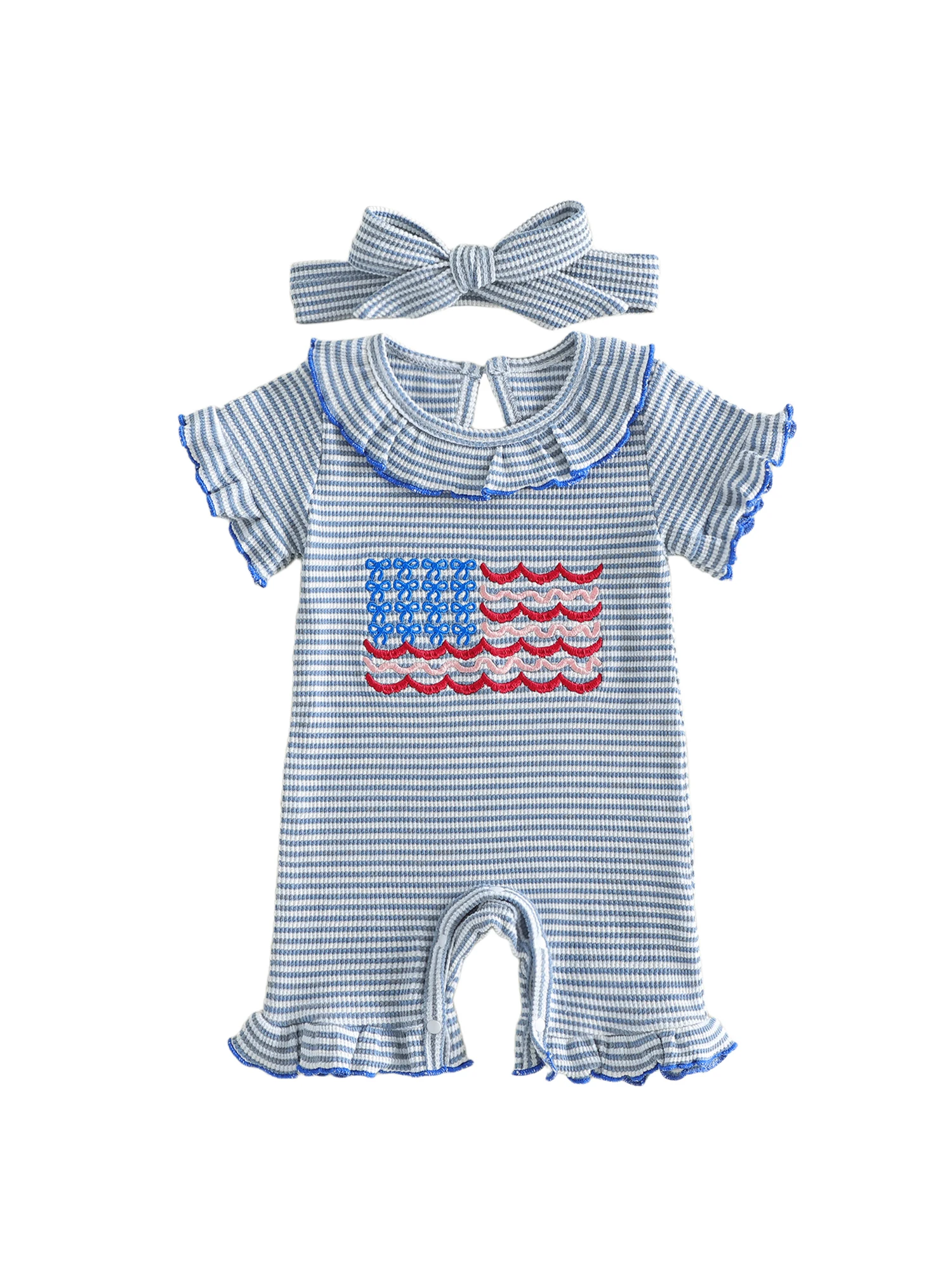 

Симпатичная одежда для маленьких девочек на День независимости: стильный комбинезон без рукавов с принтом в виде звезд и полосок и подходящий комплект с повязкой на голову с бантом.